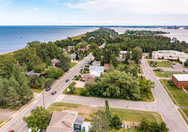 2nd image of 1439 Minnesota Ave, Duluth, MN 55802 | MLS# 7031905