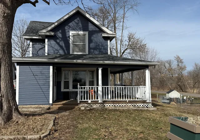 Photo 1 of Single family home for sale at 352 4th Street N, Brownton, MN 55312 | MLS# 7032151 | Listing updated on 2026-09-03