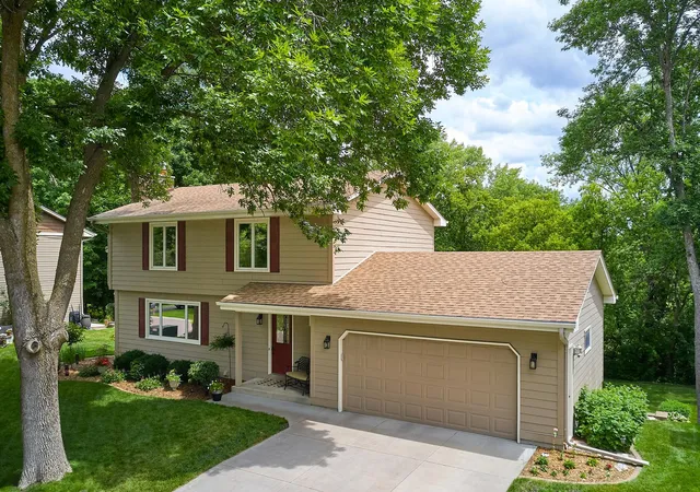 3rd image of 7020 Empire Ln N, Maple Grove, MN 55311 | MLS# 7032245