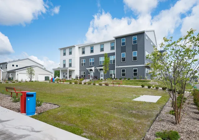 2nd image of 1365 Howard St N #3, Saint Paul, MN 55119 | MLS# 7032267