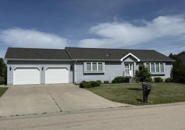 Photo 1 of Single family home for sale at 305 15th Street N, Breckenridge, MN 56520 | MLS# 7032381 | Listing updated on 2026-09-04