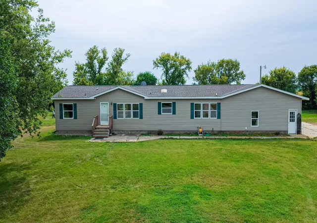 Photo 3 of Sale Pending at 3030 60th Street Sw, Montevideo, MN 56265 | MLS# 7032518 | Listing updated on 2026-09-19