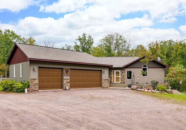 Photo 3 of Single family home for sale at 76100 Maple Rd, Willow River, MN 55795 | MLS# 7032551 | Listing updated on 2026-10-07