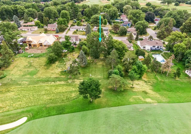 Photo 3 of Sale Pending at 2123 Fairways Ln, Saint Paul, MN 55113 | MLS# 7032564 | Listing updated on 2026-09-05