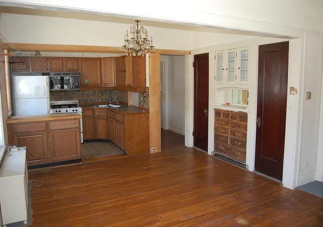 Photo 4 of Sale Pending at 3909 Aldrich Ave S #6, Minneapolis, MN 55409 | MLS# 7032574 | Listing updated on 2026-09-28