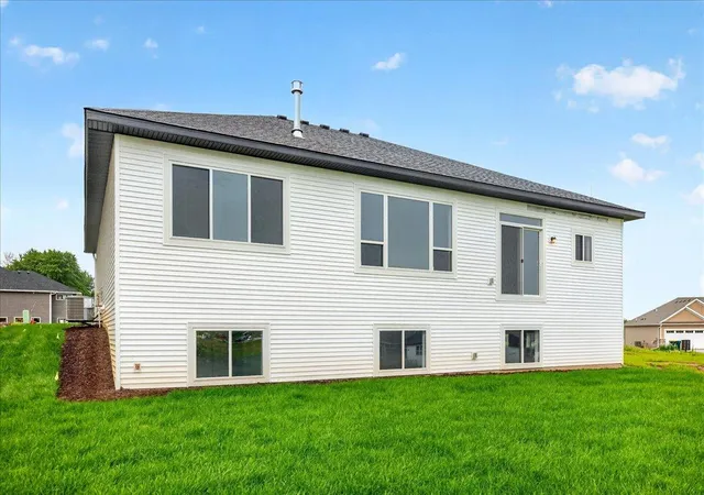 Photo 3 of Single family home for sale at 19430 Everglade Path, Farmington, MN 55024 | MLS# 7032651 | Listing updated on 2026-10-05