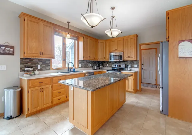 Homes for sale in Lonsdale, MN | 406 Singing Hills Dr Se, Lonsdale, MN 55046 | MLS# 7033100
