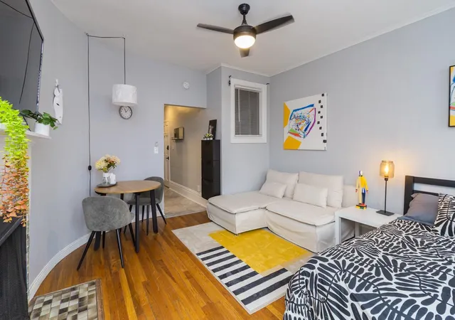 3rd image of 345 Ramsey St, St. Paul, MN 55102