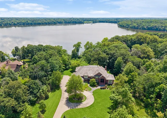 Photo 2 of Mansion for sale at 6 Island Rd, Saint Paul, MN 55127 | MLS# 7033440 | Listing updated on 2026-09-23