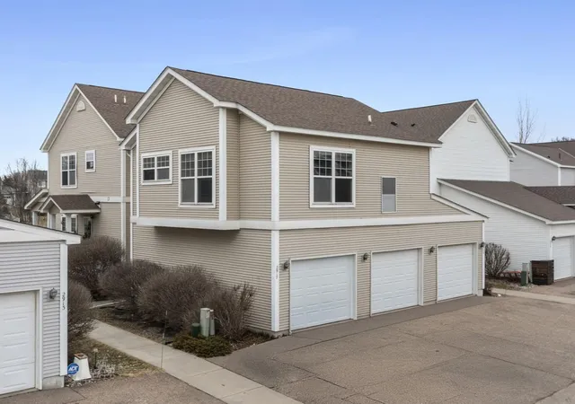 2nd image of 2923 Hemingway Dr, Chaska, MN 55318 | MLS# 7033461