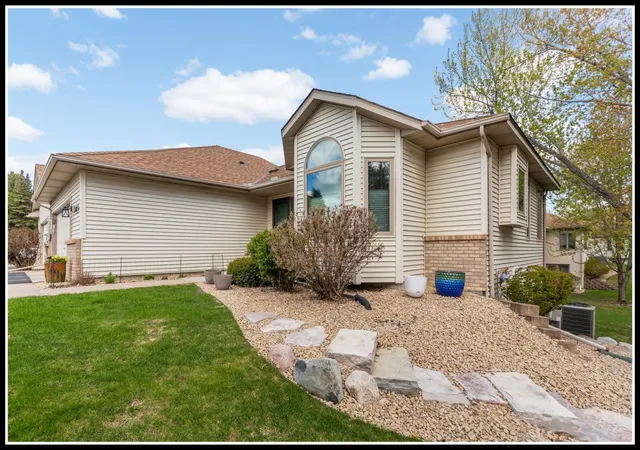 2nd image of 11609 88th Pl N, Maple Grove, MN 55369 | MLS# 7033727