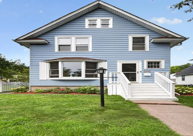 Photo 2 of Single family home for sale at 1033 Armstrong Ave, Saint Paul, MN 55102 | MLS# 7033990 | Listing updated on 2026-10-21