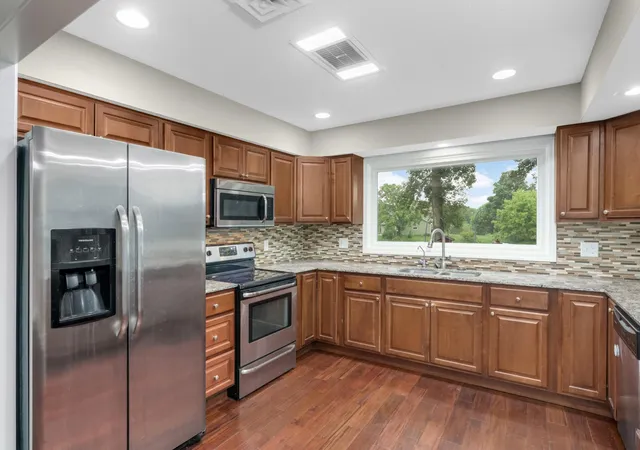 4th image of 20840 Hidden Ponds Dr, Rogers, MN 55374 | MLS# 7034099