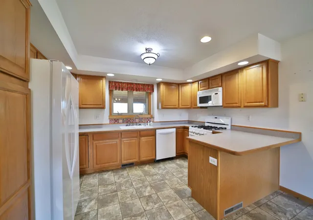 Photo 3 of Single family home for sale at 39604 Outing Ct, Browerville, MN 56438 | MLS# 7034296 | Listing updated on 2026-10-16