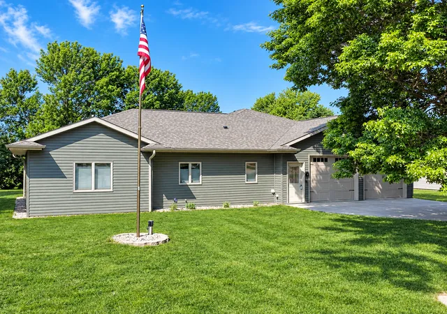 Photo 1 of Single family home for sale at 431 Elizabeth Ave, Lake Wilson, MN 56151 | MLS# 7034407 | Listing updated on 2026-10-20
