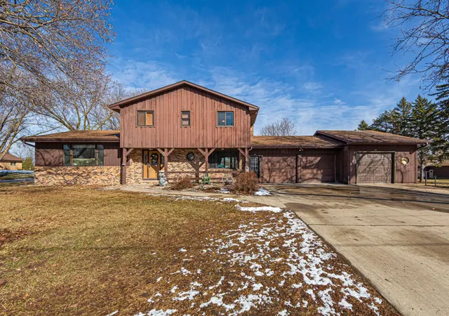 2nd image of 255 W 7th St, Gibbon, MN 55335 | MLS# 7034805