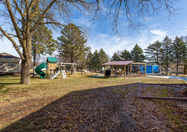 51st image of 255 W 7th St, Gibbon, MN 55335 | MLS# 7034805