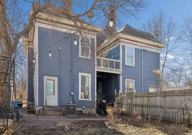 2nd image of 199 Mcboal St, Saint Paul, MN 55102