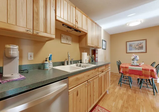 Homes for sale in Plymouth, MN | 1304 W Medicine Lake Dr #323, Plymouth, MN 55441 | MLS# 7035152