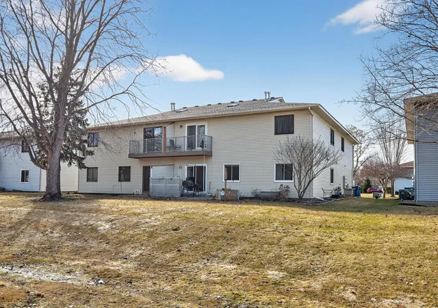 Homes for sale in Vadnais Heights, MN | 3306 Greenbrier Street, Vadnais Heights, MN 55127 | Houzeo