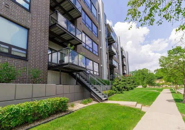 Homes for sale in Saint Paul, MN | 256 Spring St #120, Saint Paul, MN 55102 | MLS# 7035382