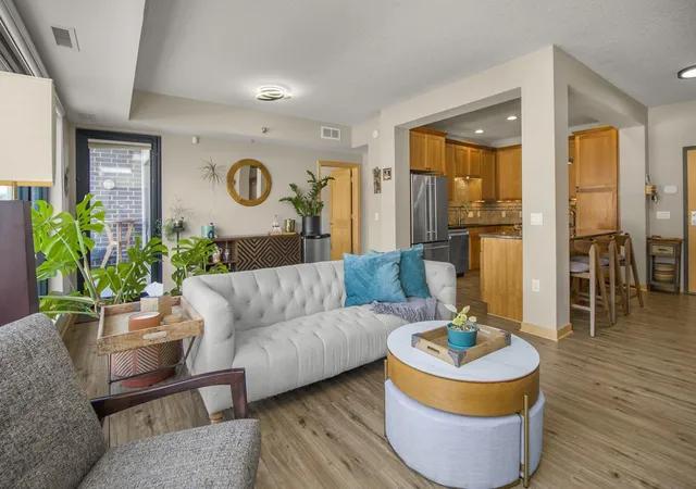 Homes for sale in Saint Paul, MN | 256 Spring St #120, Saint Paul, MN 55102 | MLS# 7035382