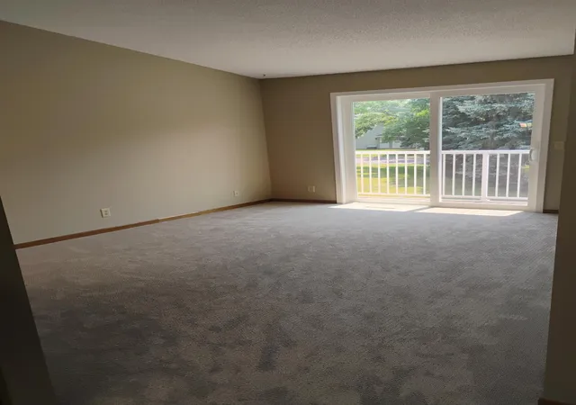 3rd image of 1027 Pond View Ct, Saint Paul, MN 55127 | MLS# 7035572
