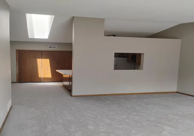 4th image of 1027 Pond View Ct, Saint Paul, MN 55127 | MLS# 7035572