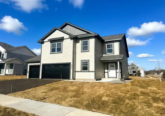 Photo 2 of Single family home for sale at 4550 Savanna Trl, Chaska, MN 55318 | MLS# 7035742 | Listing updated on 2026-09-17