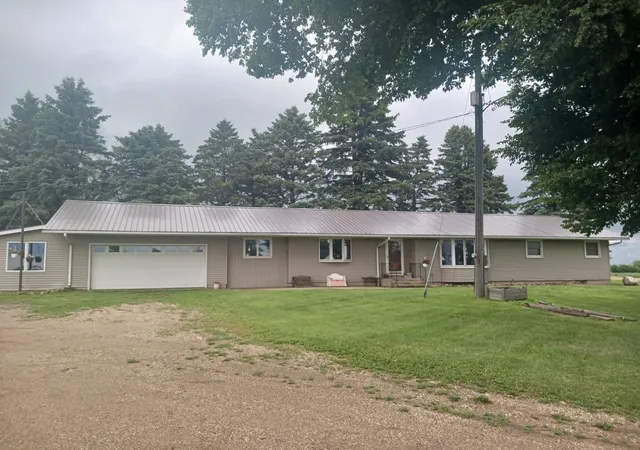 Photo 2 of Single family home for sale at 22525 Read Ave, Worthington, MN 56187 | MLS# 7035846 | Listing updated on 2026-09-12