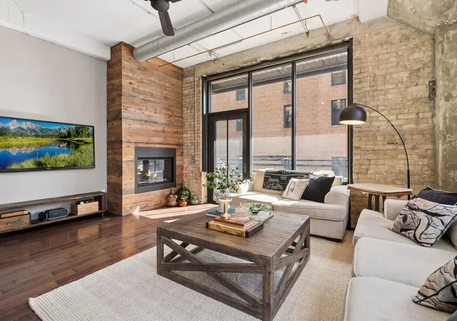 Photo 2 of Condo for sale at 618 Washington Ave N #301, Minneapolis, MN 55401 | MLS# 7035847 | Listing updated on 2026-09-28