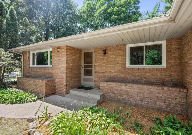 Photo 4 of Single family home for sale at 4344 Williston Rd, Minnetonka, MN 55345 | MLS# 7035867 | Listing updated on 2026-08-28