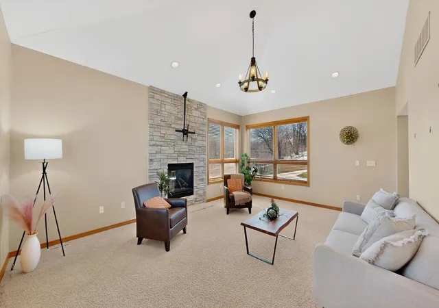 Photo 4 of Single family home for sale at 4823 Scenic Oak Dr SW, Rochester, MN 55902 | MLS# 7036110 | Listing updated on 2026-07-22