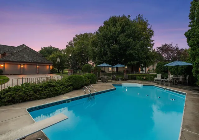 Photo 1 of Sale Pending at 10500 Niblick Ln, Eden Prairie, MN 55347 | MLS# 7036187 | Listing updated on 2026-08-30