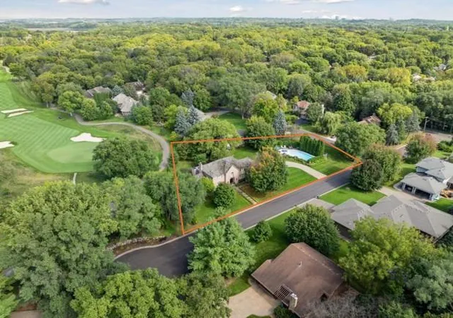 Photo 2 of Sale Pending at 10500 Niblick Ln, Eden Prairie, MN 55347 | MLS# 7036187 | Listing updated on 2026-08-30