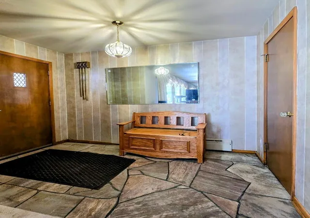 Photo 3 of Single family home for sale at 910 3rd Avenue Sw, Pipestone, MN 56164 | MLS# 7036281 | Listing updated on 2026-09-21