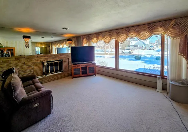 Photo 4 of Single family home for sale at 910 3rd Avenue SW, Pipestone, MN 56164 | MLS# 7036281 | Listing updated on 2026-09-21