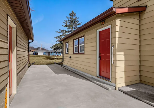 4th image of 1240 Browns Ln, Dakota, MN 55925 | MLS# 7036345