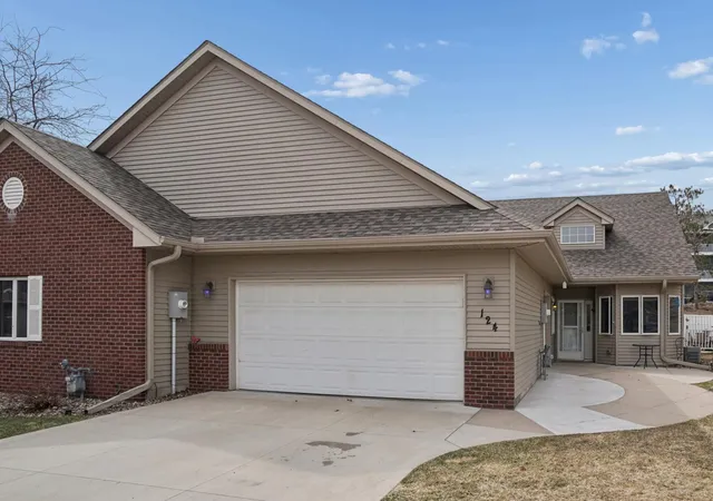 Homes for sale in Clearwater, MN | 124 Bluebird Ln, Clearwater, MN 55320 | MLS# 7036382