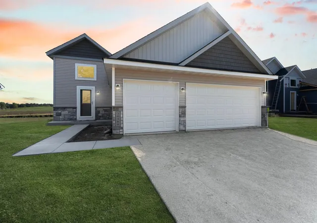 Photo 2 of Single family home for sale at 569 Sienna Dr, Watertown, MN 55388 | MLS# 7036386 | Listing updated on 2026-10-06