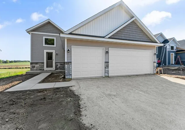 Photo 4 of Single family home for sale at 569 Sienna Dr, Watertown, MN 55388 | MLS# 7036386 | Listing updated on 2026-10-06