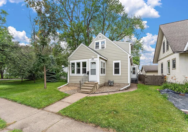 1st image of 551 Pascal St N, Saint Paul, MN 55104 | MLS# 7036409