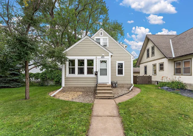 2nd image of 551 Pascal St N, Saint Paul, MN 55104 | MLS# 7036409