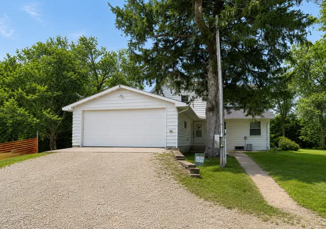 Homes for sale in Kenyon, MN | 44241 70th Ave, Kenyon, MN 55946 | MLS# 7036471