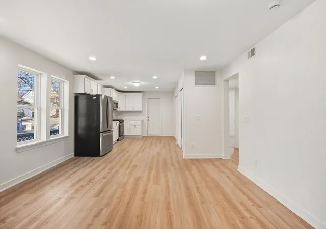 Listing Photo 4 - Condo for sale in building located at 1195 Bush Ave, Saint Paul, MN 55106