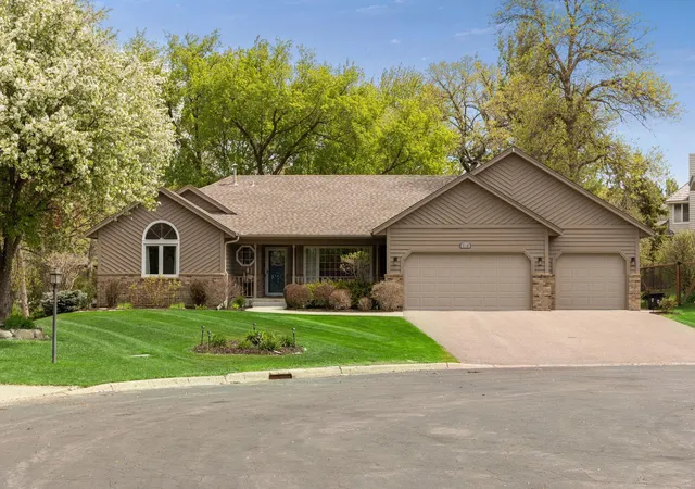Homes for sale in Bloomington, MN | 5718 Auto Club Cir, Bloomington, MN 55437 | MLS# 7036738