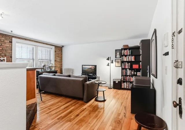Homes for sale in Minneapolis, MN | 1901 Stevens Ave #303, Minneapolis, MN 55403 | MLS# 7036743
