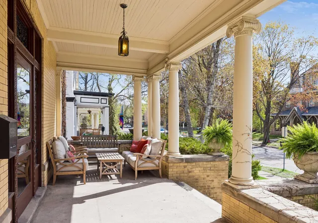 2nd image of 1807 Dupont Ave S, Minneapolis, MN 55403 | MLS# 7036814