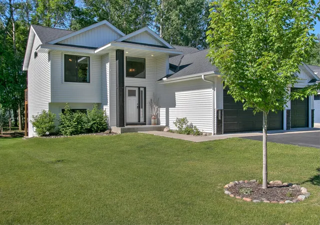 Homes for sale in Cambridge, MN | 123 20th Ave Sw, Cambridge, MN 55008 | MLS# 7037220