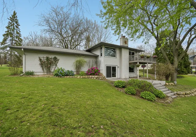 Photo 2 of Single family home for sale at 3250 Williams Ln, Mound, MN 55364 | MLS# 7037331 | Listing updated on 2026-07-21